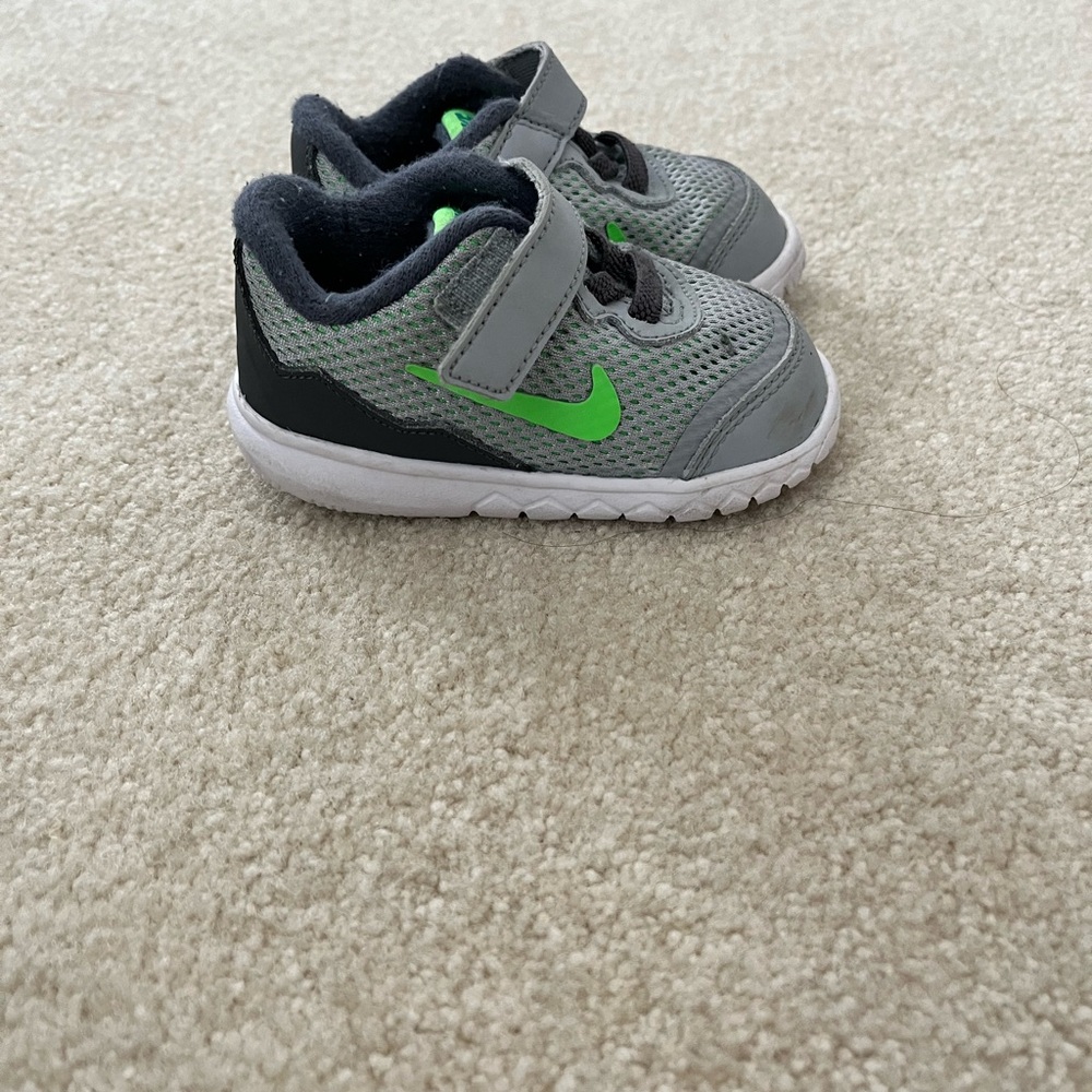 Nike Gray and Neon Green Kids Sneakers with Hook-and-Loop Strap